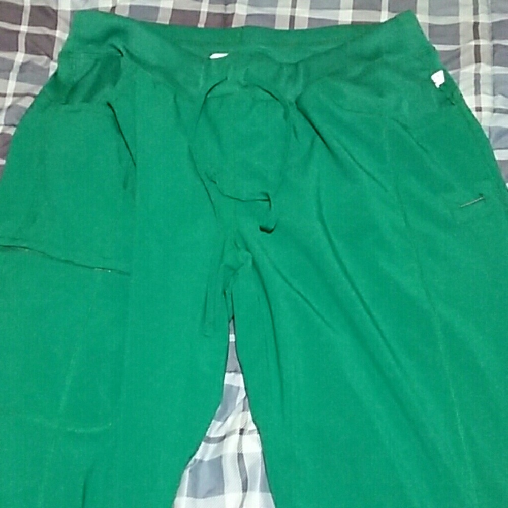 Hospital Scrubs - Picture 3 of 4